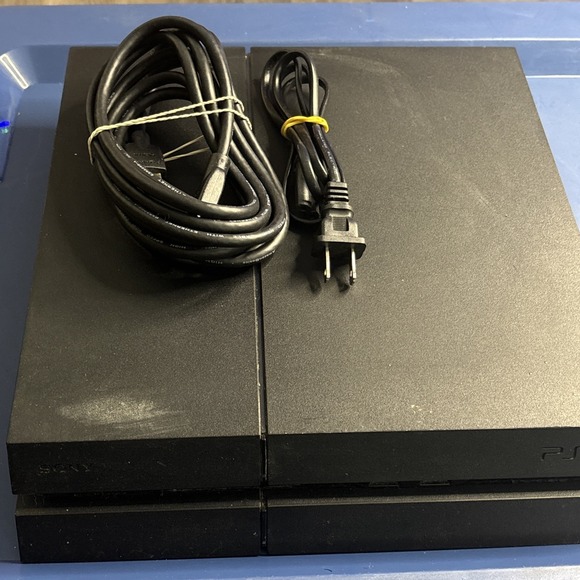 Sony PlayStation 4 500GB Jet Black Console w/ controller 2 Games & DVD Twister
